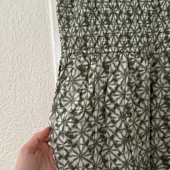 GAP smocked strap dress - Picture 3 of 8